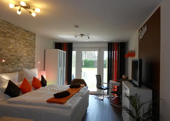 胡瑟科隆美尼公寓式酒店 *